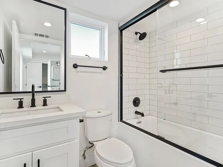 10906 Hesby St — Photo 10