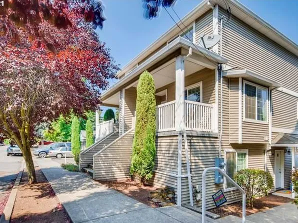 11805 SE Pine St, Portland, OR 97216