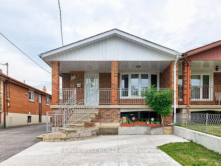 16 Hasbrooke Dr #MAIN LVL — Photo 3