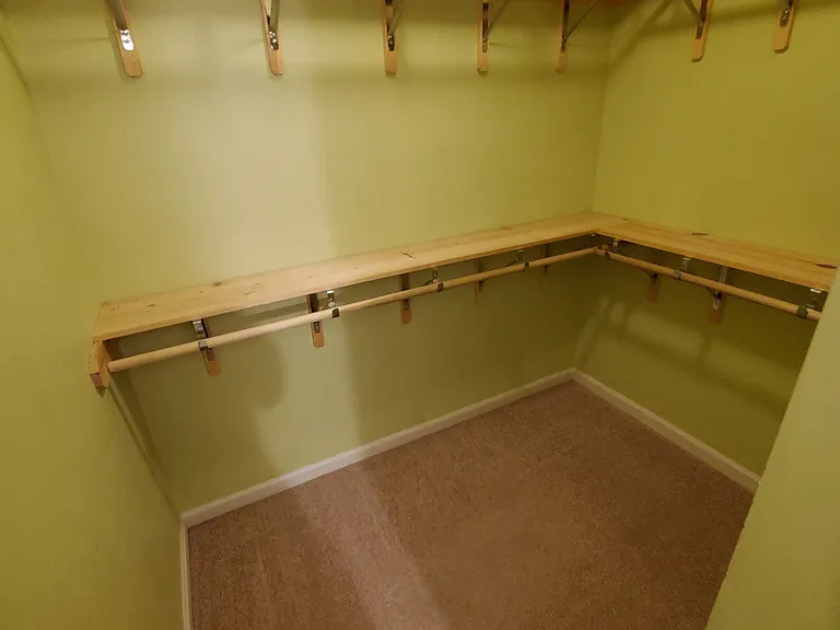 504 Bedford Ct — Photo 10