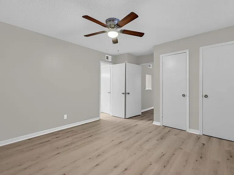 3200 W Walnut St — Photo 30
