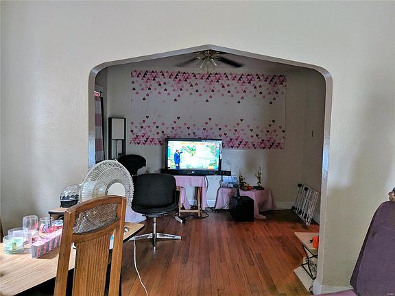 3rd image of 6165 Laura Ave