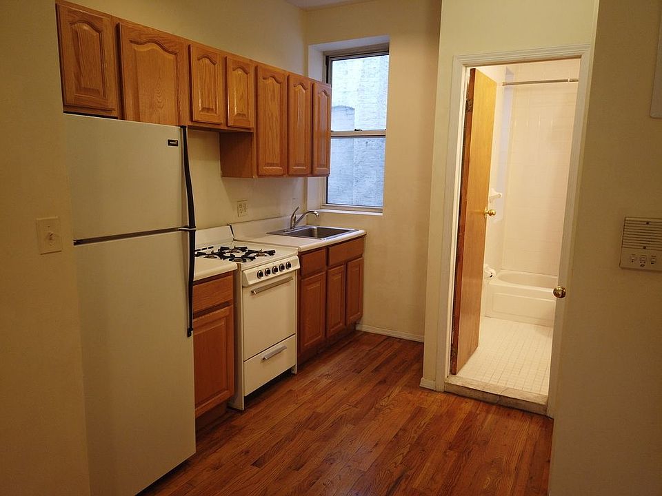 1st image of 26 King St APT 10