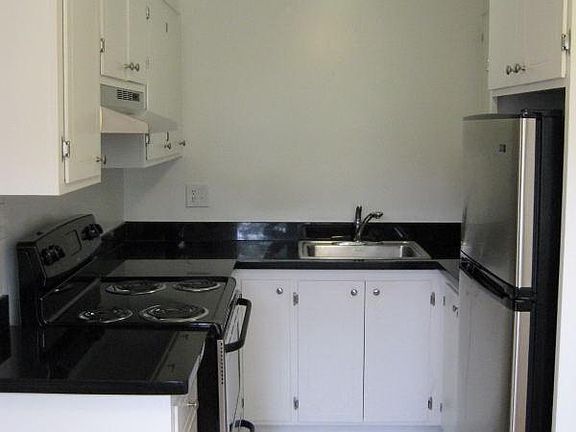 4th image of 1445 Lake St APT 103
