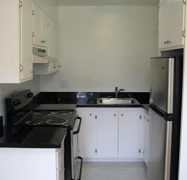1445 Lake St — Photo 4