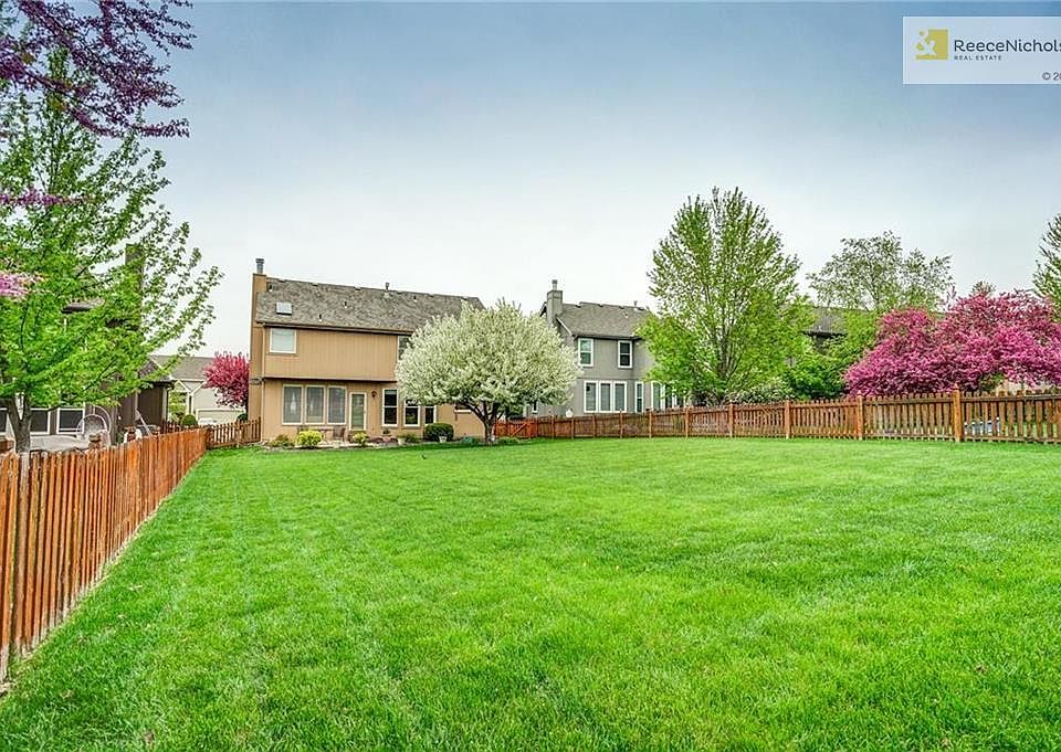 2nd image of 8119 W 144th Pl