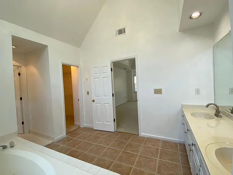 3013 Eglantine Ct — Photo 17