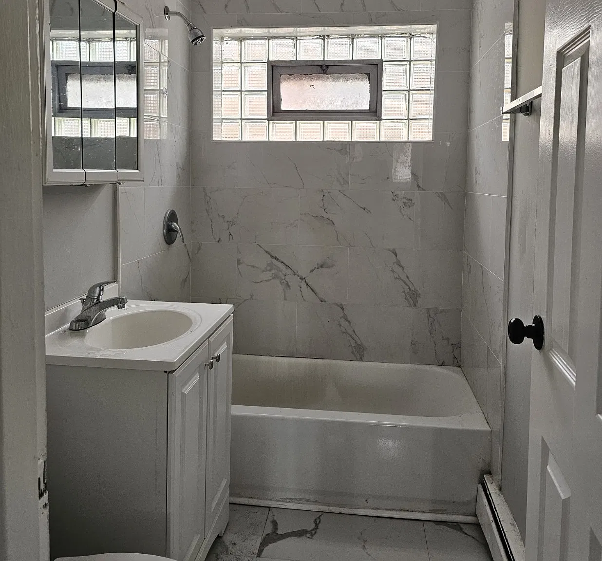 2 bed, 800 sqft, $1,575 — Photo 2
