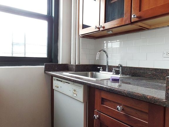 5th image of 150 W 82nd St APT 7D