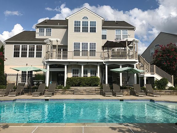 4th image of 1124 Sparrow Mill Way
