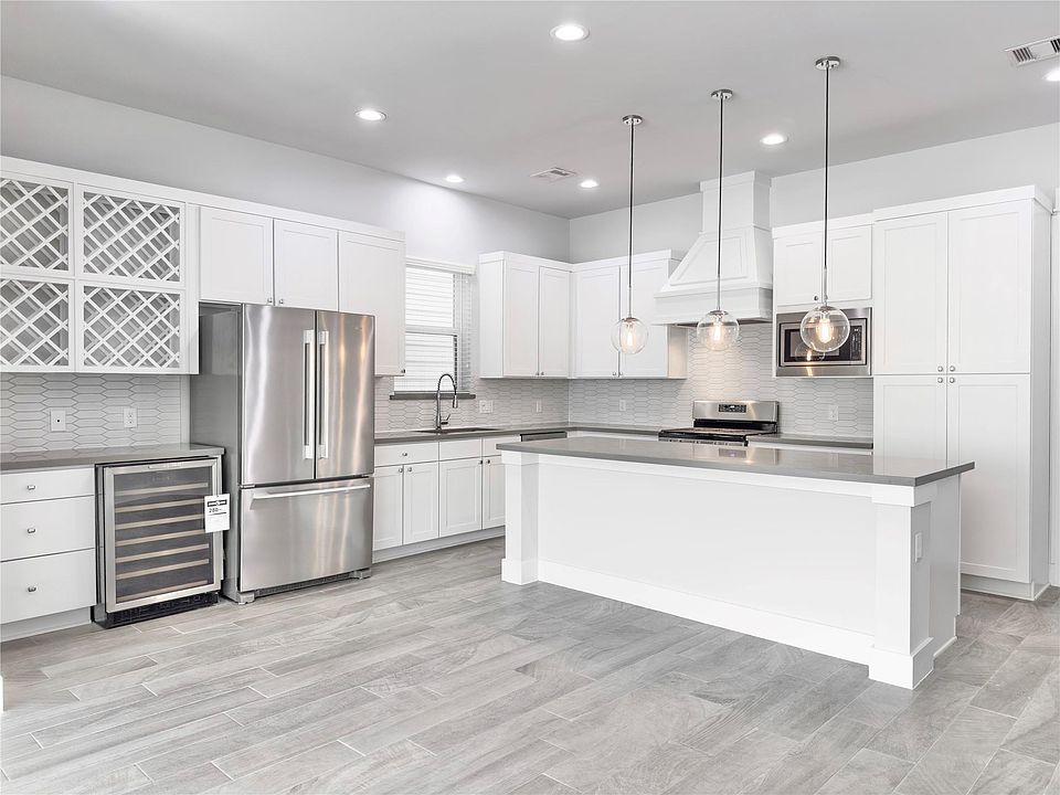 1st image of 1602 Westside Gardens Ln