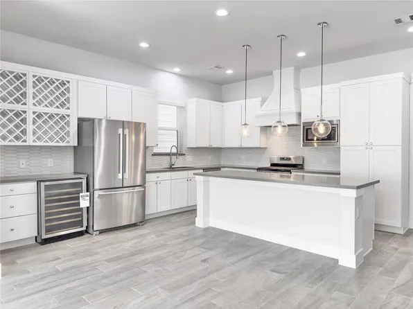 1602 Westside Gardens Ln, Houston, TX 77055