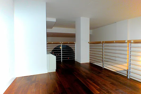 Rented by Luminous Realty | media 4