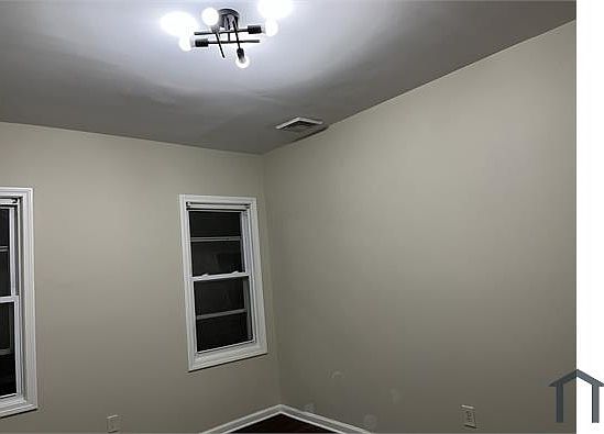 5th image of 95 Wordin Ave #2