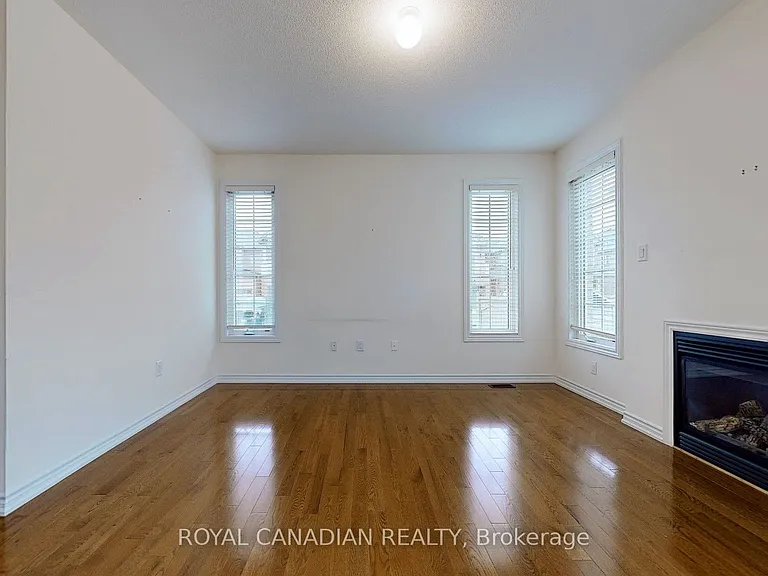 1 Green Spruce Rd — Photo 7