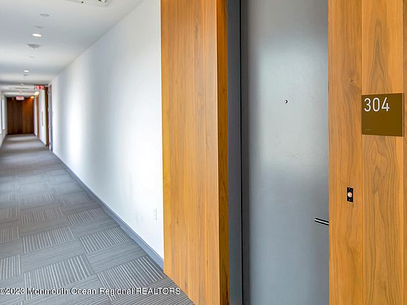5th image of 601 Heck St Unit 304