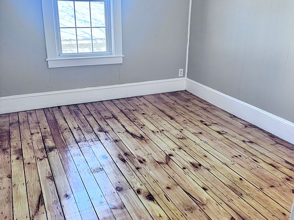 4th image of 150 1/2 Pine St #150-1/2