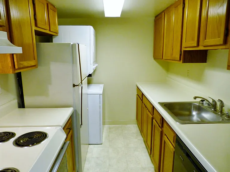 1516 Lancaster St #3C — Photo 6