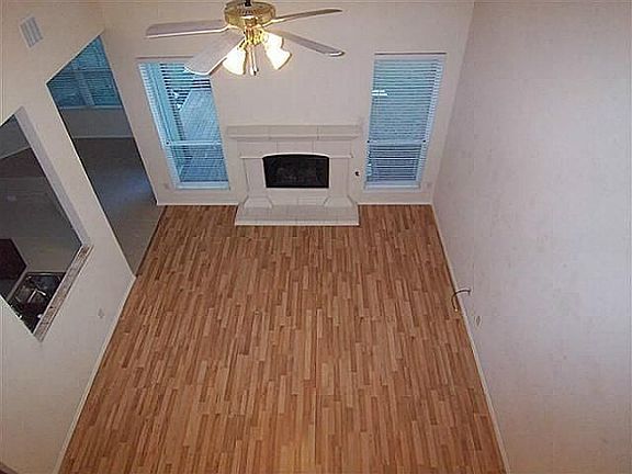 4th image of 2128 Kiowa St