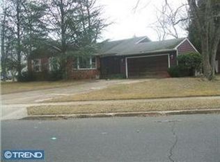 60 Longwood Dr, Stratford, NJ 08084