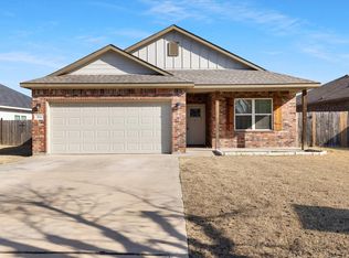 86 Tremont St, Cleburne, TX 76031