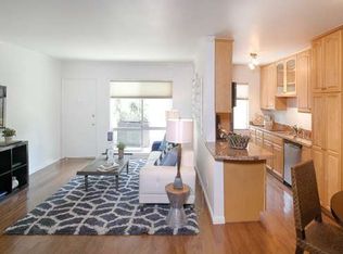 550 N Croft Ave APT 3, West Hollywood, CA 90048