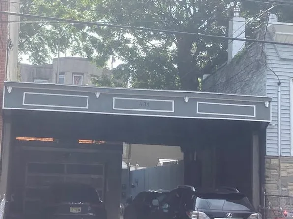 605 Garden Street image 1 of 2