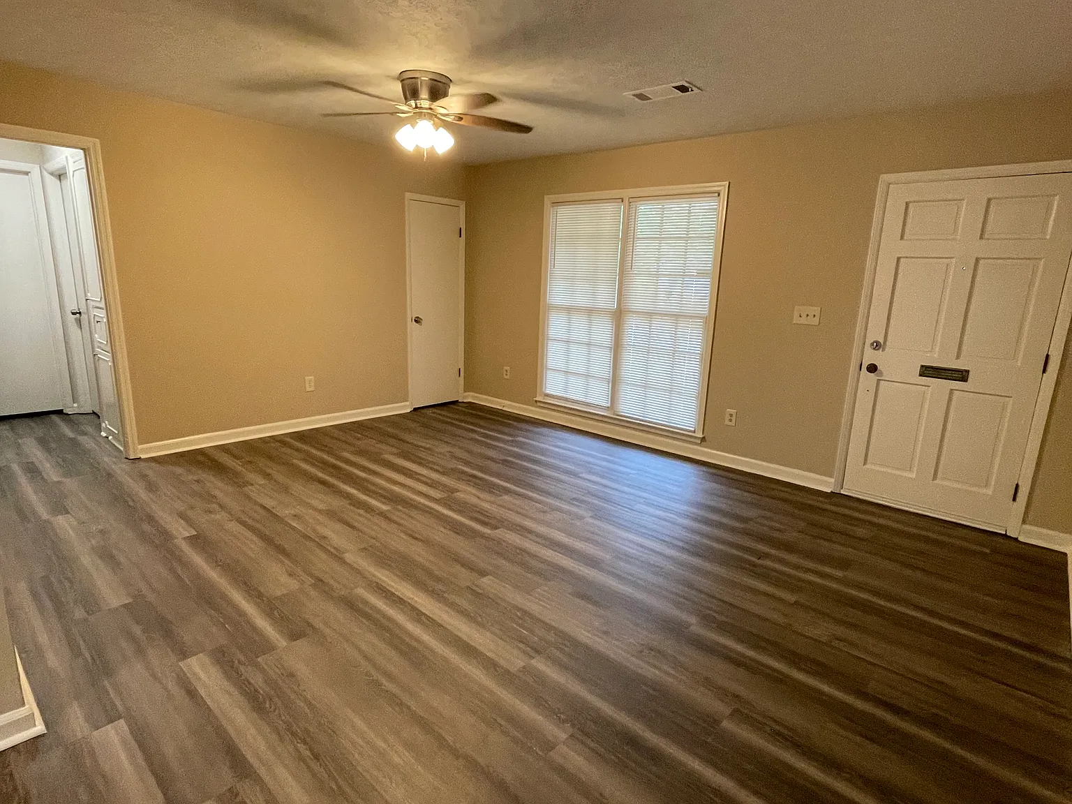 2 bed, 800 sqft, $950 — Photo 4