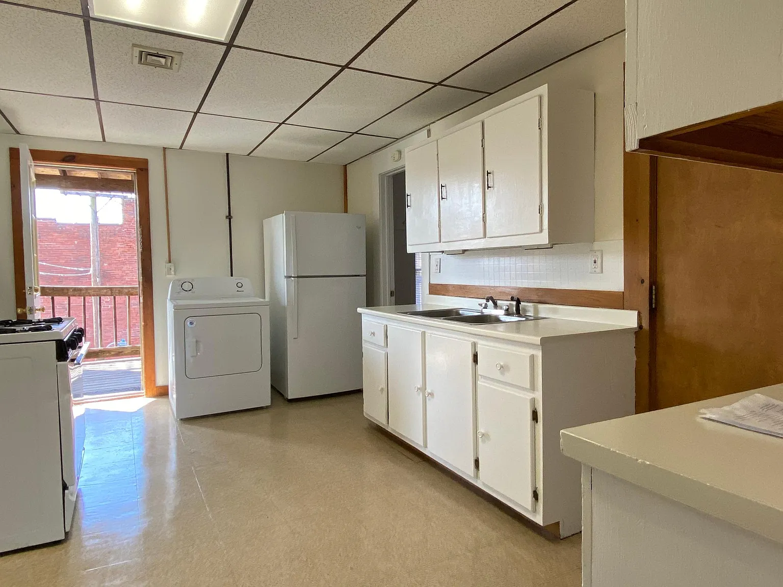 3 bed, 1150 sqft, $1,900 — Photo 3