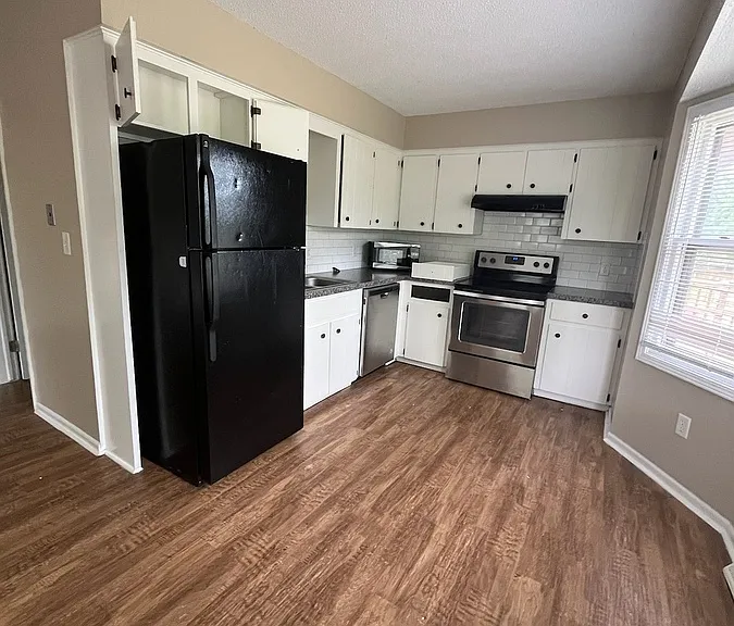 14745 Riley St — Photo 2