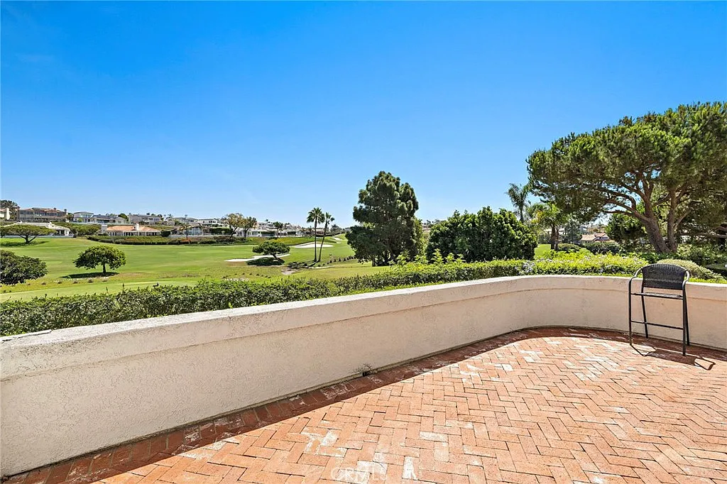 2 bed, 1045 sqft, $4,800 — Photo 3