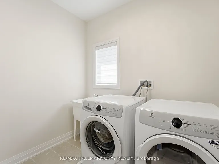 25 Del Ray Cres — Photo 26
