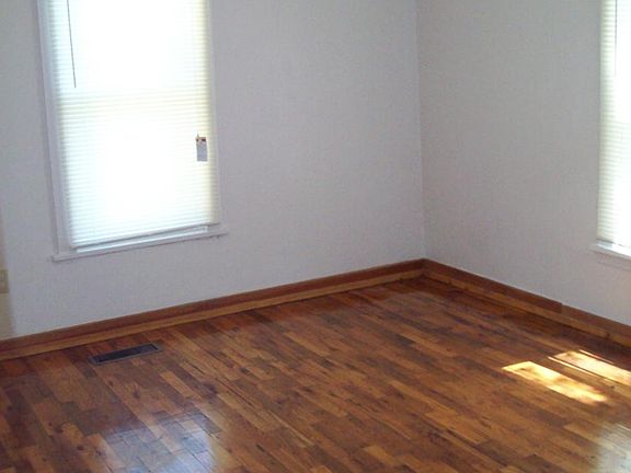 5th image of 715 W Morse Ave