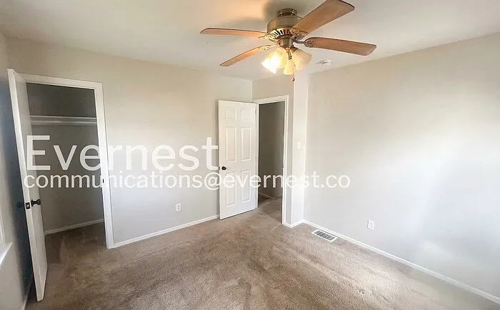 685 Valerie Ln — Photo 9