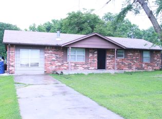 2518 Maple Dr, Harrah, OK 73045