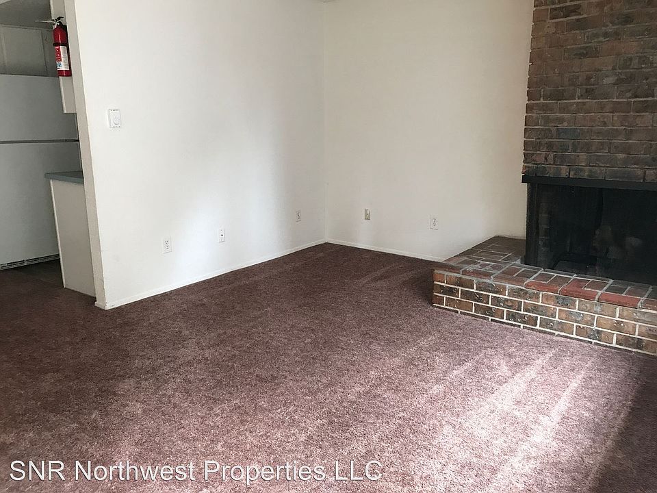 1st image of 1109 S Woodlawn St APT 2