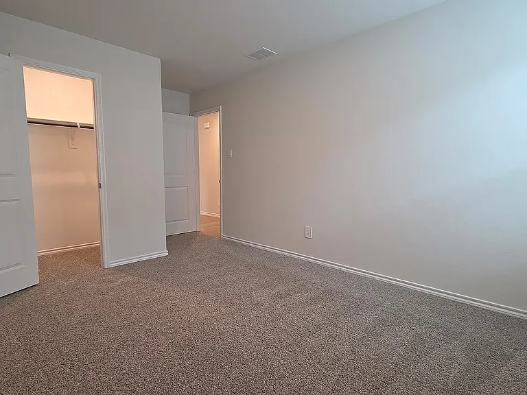 347 Boxwood Dr — Photo 23