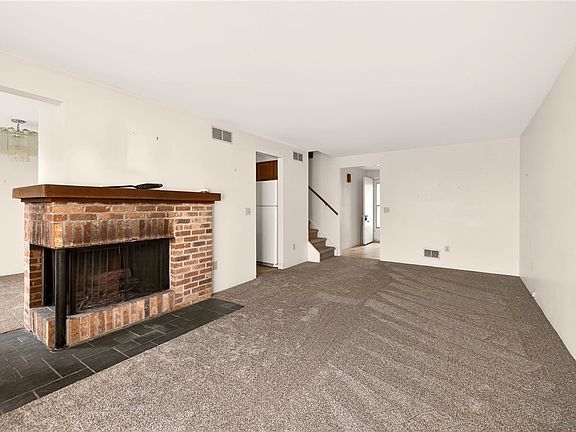 3rd image of 9 Hollingham Rise