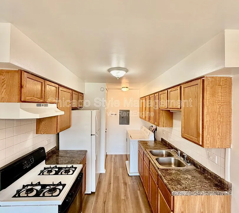 748 Manteca Ct #4