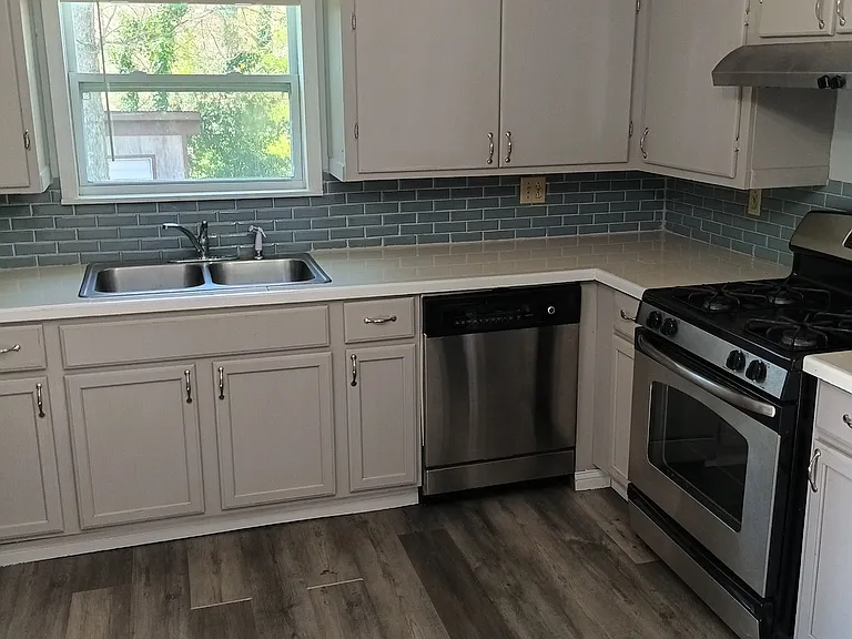 Pine Dr — Photo 6