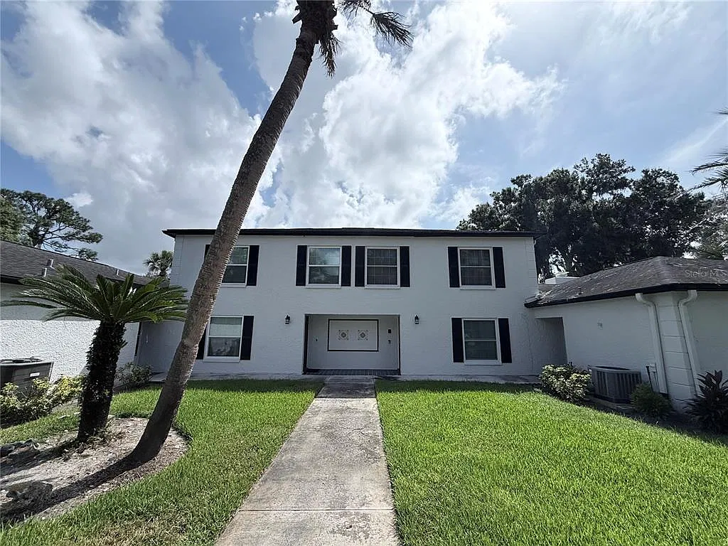 2 bed, 2.0 bath, 1221 sqft, $1,775 — Photo 2