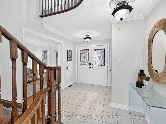 5th image of 38 Deerglen Dr