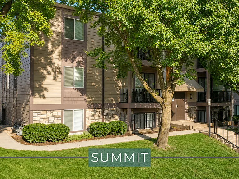 Summit Penn Place — Photo 14
