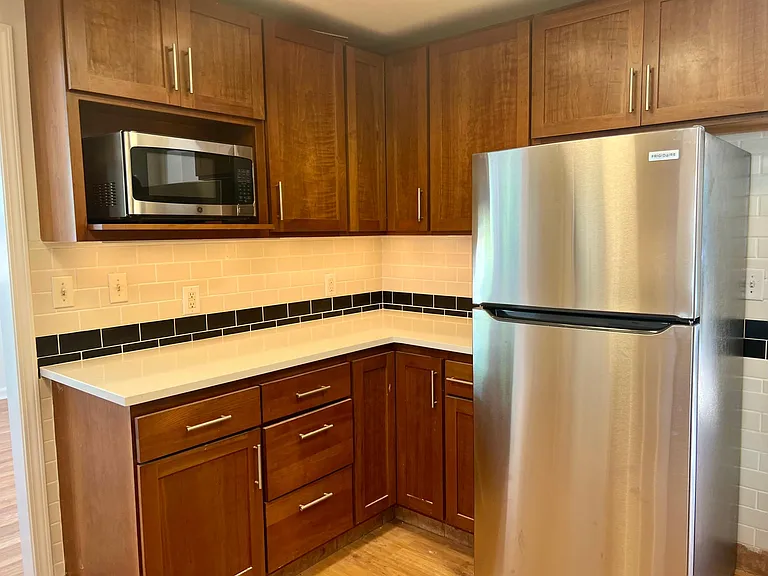 1008 Icel Ct NE — Photo 9