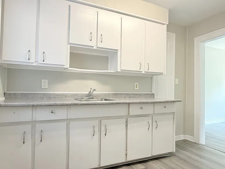 1658 Marentette Ave #1660 — Photo 2