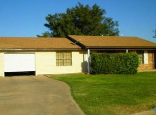 608 Highland Cir, Woodward, OK 73801