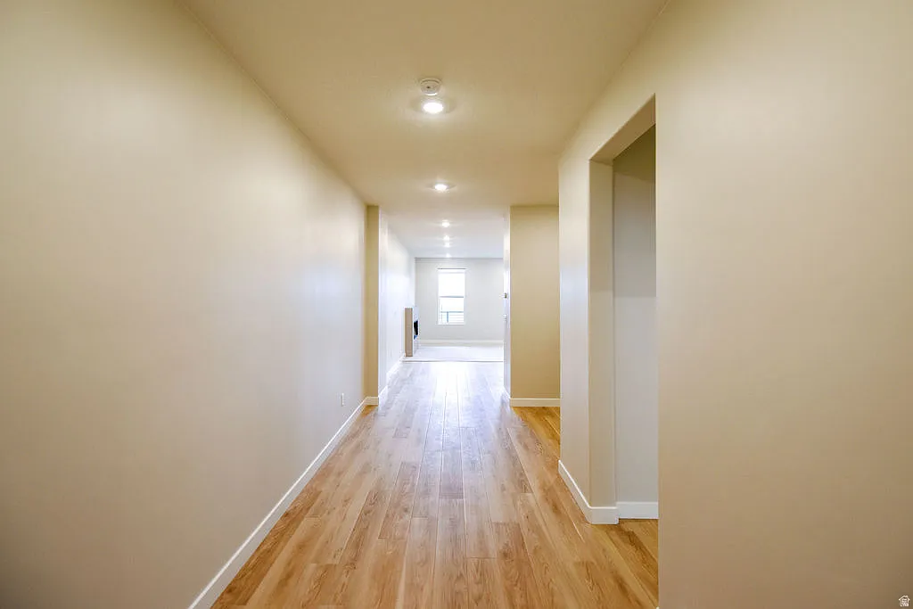 5 bed, 2410 sqft, $3,395 — Photo 3