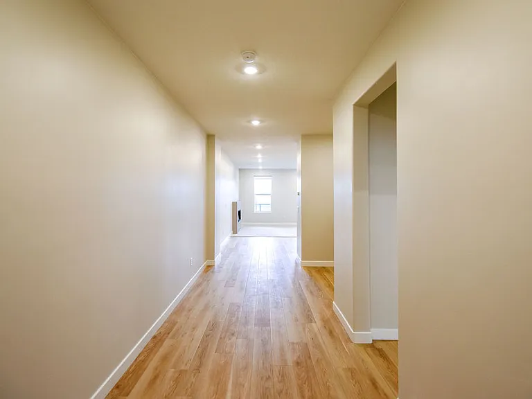2382 N Coyote Ln — Photo 3