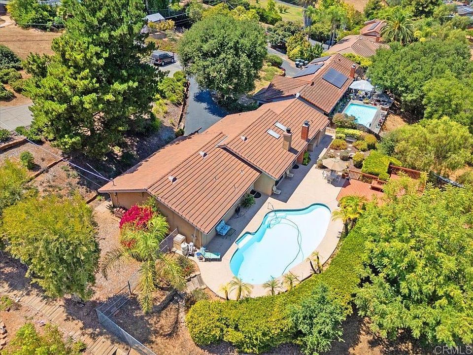 1st image of 2073 Mountain View Dr
