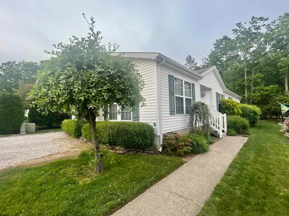 4 Hemlock Ct, Mays Landing, NJ 08330